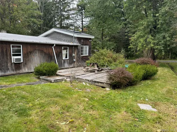 59 Laurel TRL, Wurtsboro, NY 12790