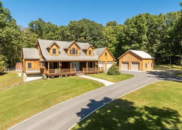 36 Appaloosa LN, Millbrook, NY 12545