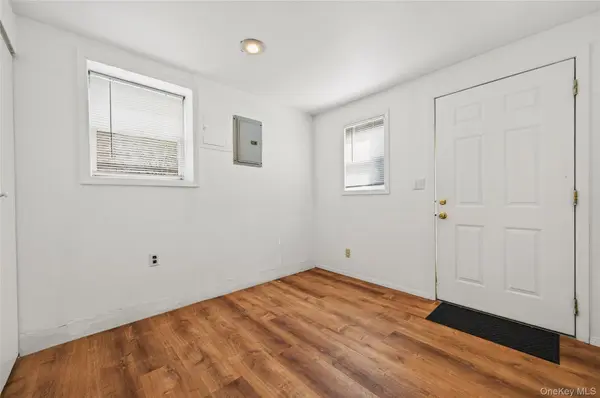 31 Nesaquake AVE, Port Washington, NY 11050