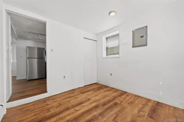 31 Nesaquake AVE, Port Washington, NY 11050