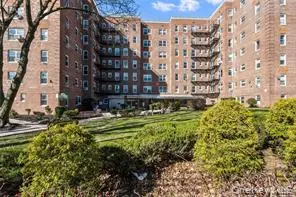 84-50 169th ST #418, Jamaica Hills, NY 11432