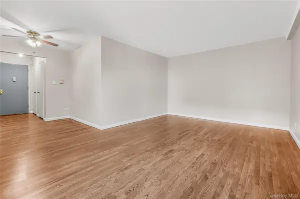 84-50 169th ST #418, Jamaica Hills, NY 11432