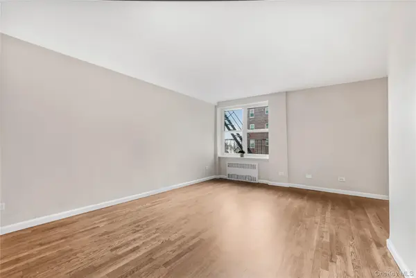 84-50 169th ST #418, Jamaica Hills, NY 11432