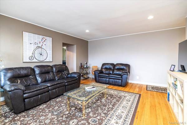1 Jefferson AVE #H8, Rockville Centre, NY 11570