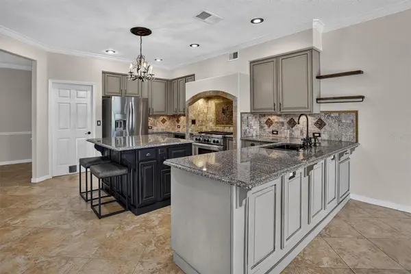 2109 WEMBLEY PL, Oviedo, FL 32765