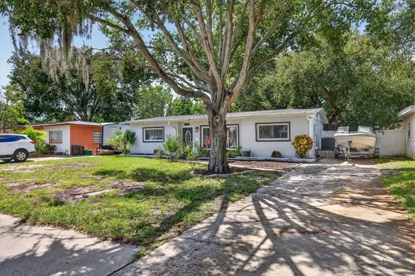 715 W BAYSHORE DR, Tarpon Springs, FL 34689