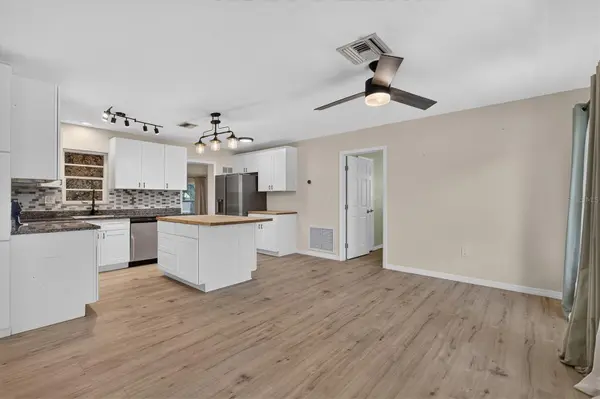 715 W BAYSHORE DR, Tarpon Springs, FL 34689