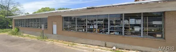 155 N Main ST, St Clair, MO 63077