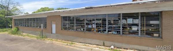 155 N Main ST, St Clair, MO 63077