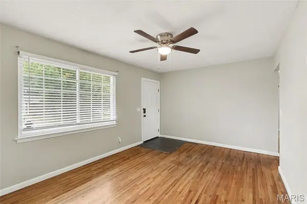 5329 Ville Angela LN, Hazelwood, MO 63042