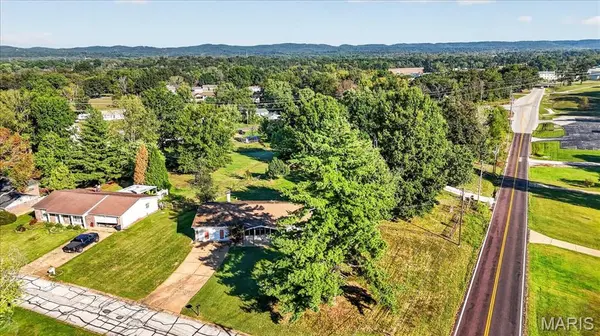 14 El Jer DR, Cedar Hill, MO 63016