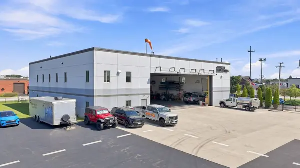 525 Executive DR, Willowbrook, IL 60527