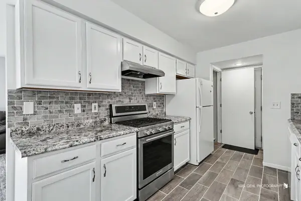 631 Silver Creek RD, Woodstock, IL 60098
