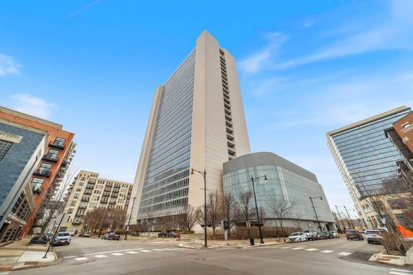 500 W Superior ST #1306, Chicago, IL 60654