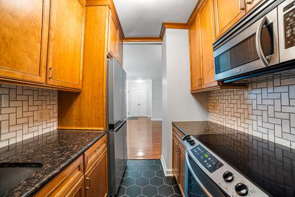 1325 N State Pkwy #6D, Chicago, IL 60610
