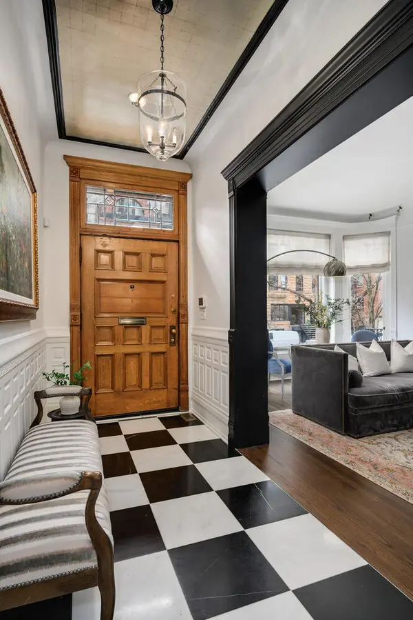 75 E ELM ST, Chicago, IL 60611