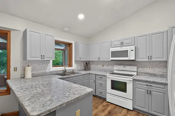 135 Obrien Pkwy, Belle Plaine, MN 56011