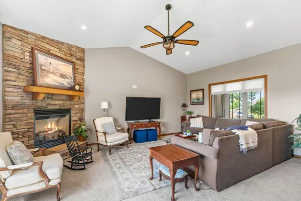 930 Aspen CIR, Watertown, MN 55388
