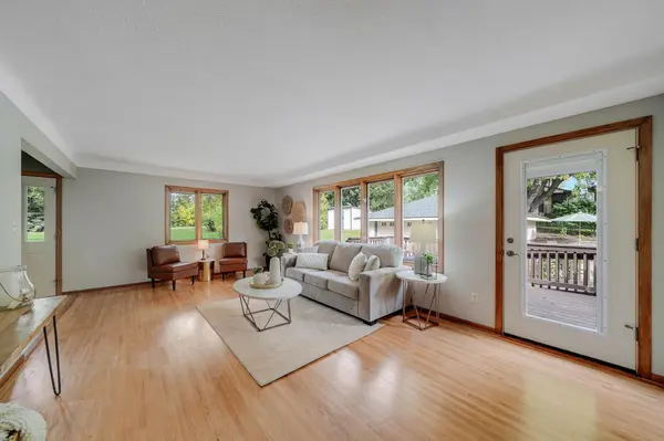 2153 Holloway AVE E, North Saint Paul, MN 55109