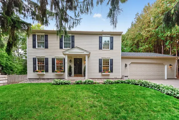 7829 Somerset CIR, Woodbury, MN 55125