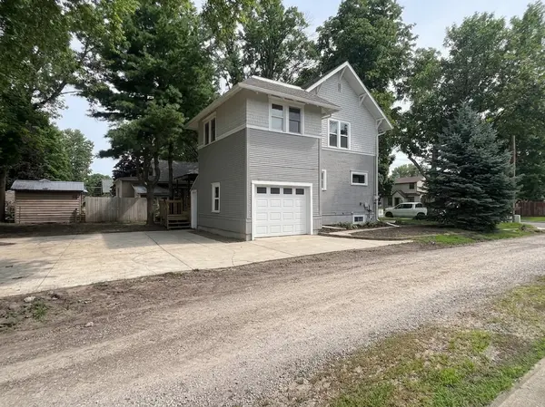 711 Clausen AVE, Albert Lea, MN 56007