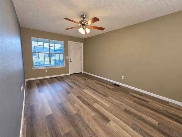9717 NE 2nd ST, Midwest City, OK 73130
