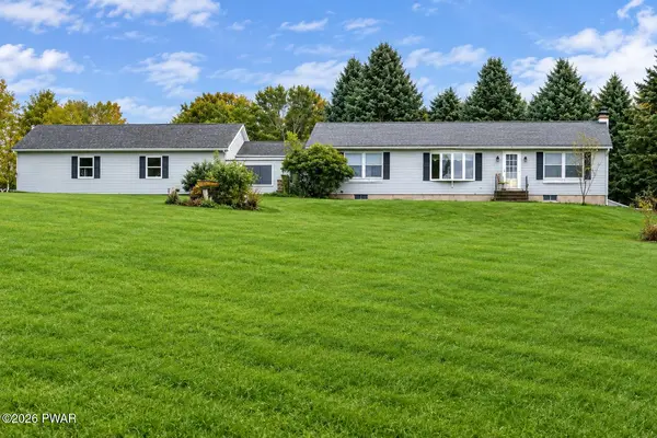108 Grace View LN, Greentown, PA 18426