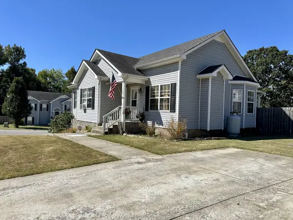 1697 Parkside Dr, Clarksville, TN 37042