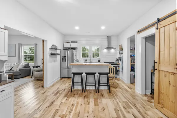 607 Old Columbia Rd, Unionville, TN 37180