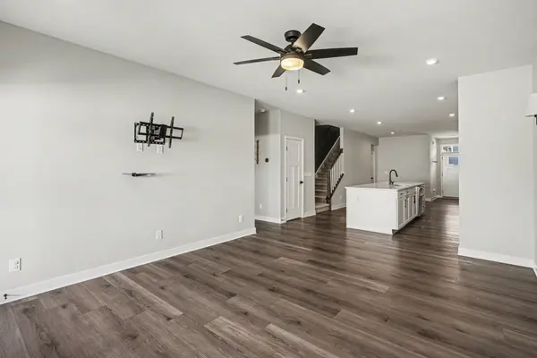 360 Camargue Ct, Smyrna, TN 37167