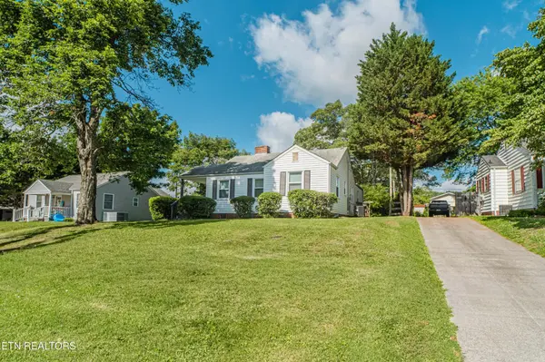 1751 N Wright Rd, Alcoa, TN 37701