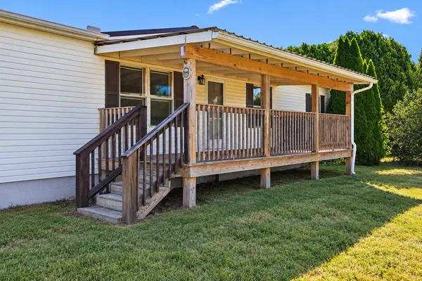 1894 Parker Rd, Manchester, TN 37355