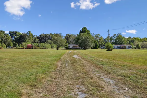 1894 Parker Rd, Manchester, TN 37355
