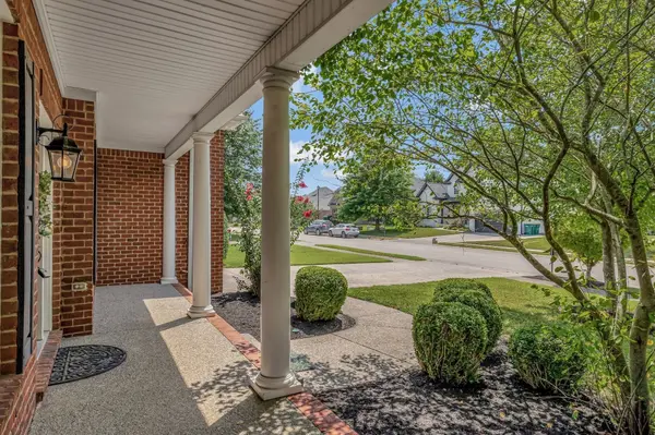 1019 Brixworth Dr, Thompsons Station, TN 37179