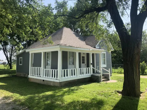 1832 W Chestnut ST, Springfield, MO 65802