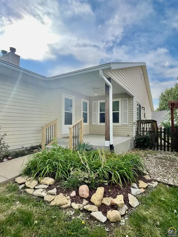 3609 SW 36th ST, Topeka, KS 66614