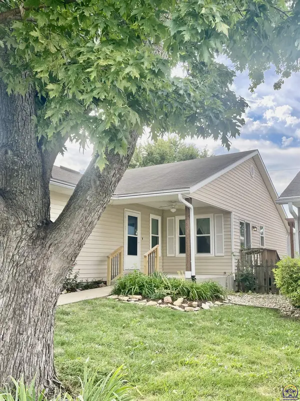 3609 SW 36th ST, Topeka, KS 66614