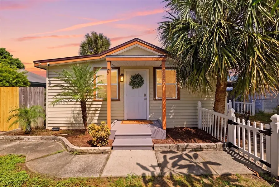 1751 29TH AVE N, St Petersburg, FL 33713
