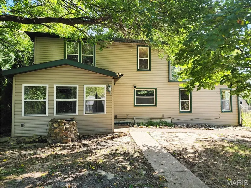 510 N Oak ST, Owensville, MO 65066