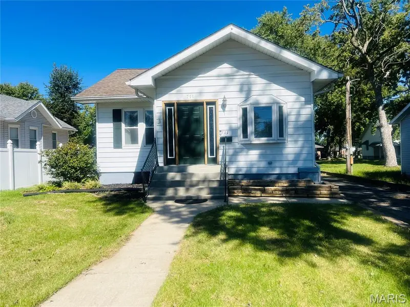 711 W Church ST, Mascoutah, IL 62258