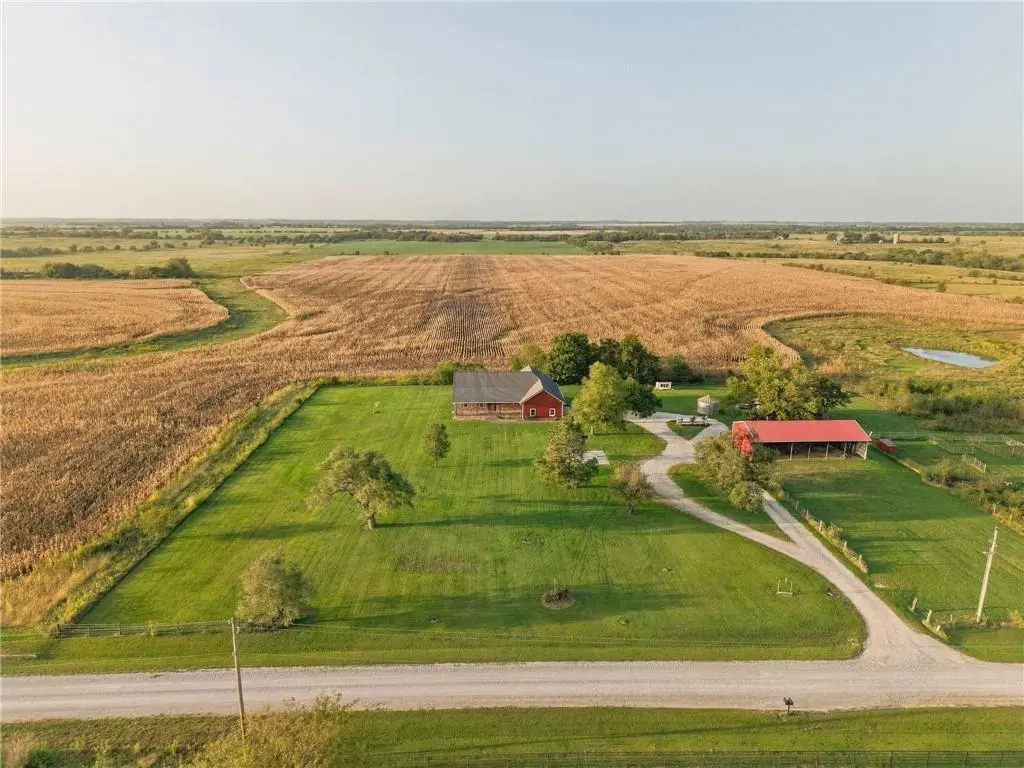 26639 SE 300th RD, Kincaid, KS 66039