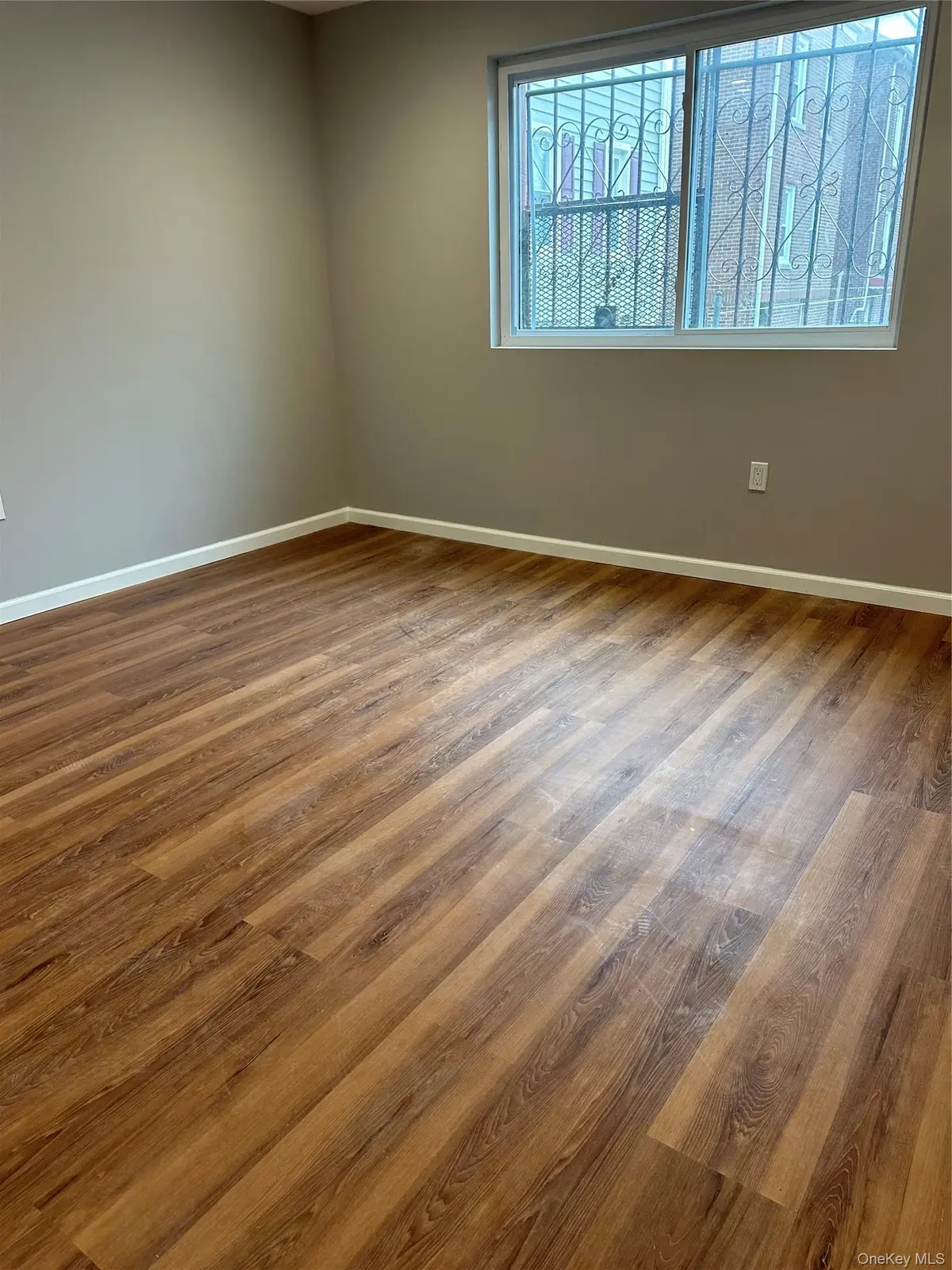4057 Barnes AVE, Bronx, NY 10466