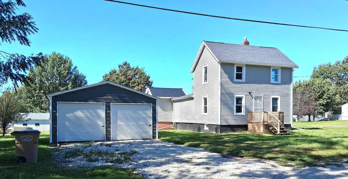 304 SE 3rd AVE, Galva, IL 61434