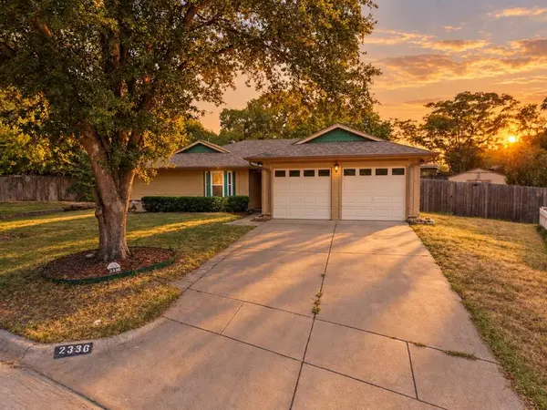 2336 Carlisle Court, Grand Prairie, TX 75052