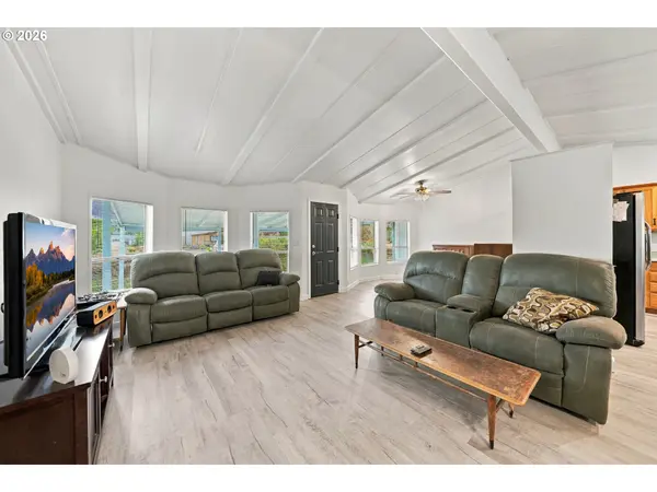 3801 KROHN LN, Roseburg, OR 97471