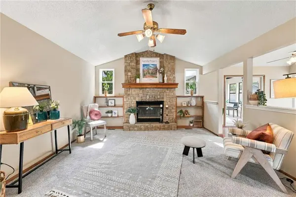 2109 3rd ST, Lee's Summit, MO 64063