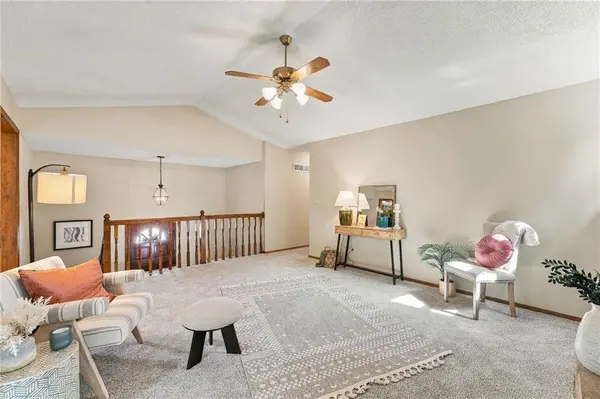 2109 3rd ST, Lee's Summit, MO 64063
