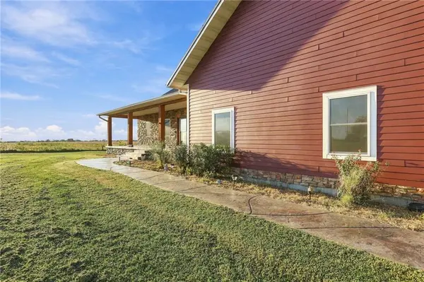 26639 SE 300th RD, Kincaid, KS 66039