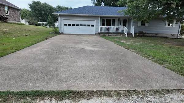 18663 Crawford LN, Preston, MO 65732
