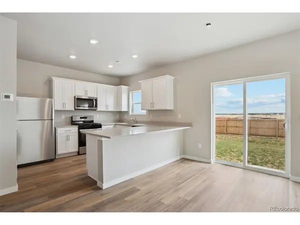 48200 Shetland Dr, Bennett, CO 80102